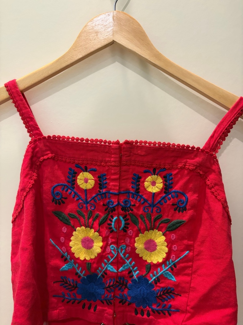 BP Embroidered Red Set - Picture 2 of 6